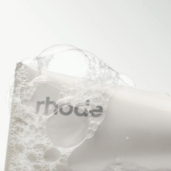 RHODE PINEAPPLE CLEANSER. - Picture 2 of 2